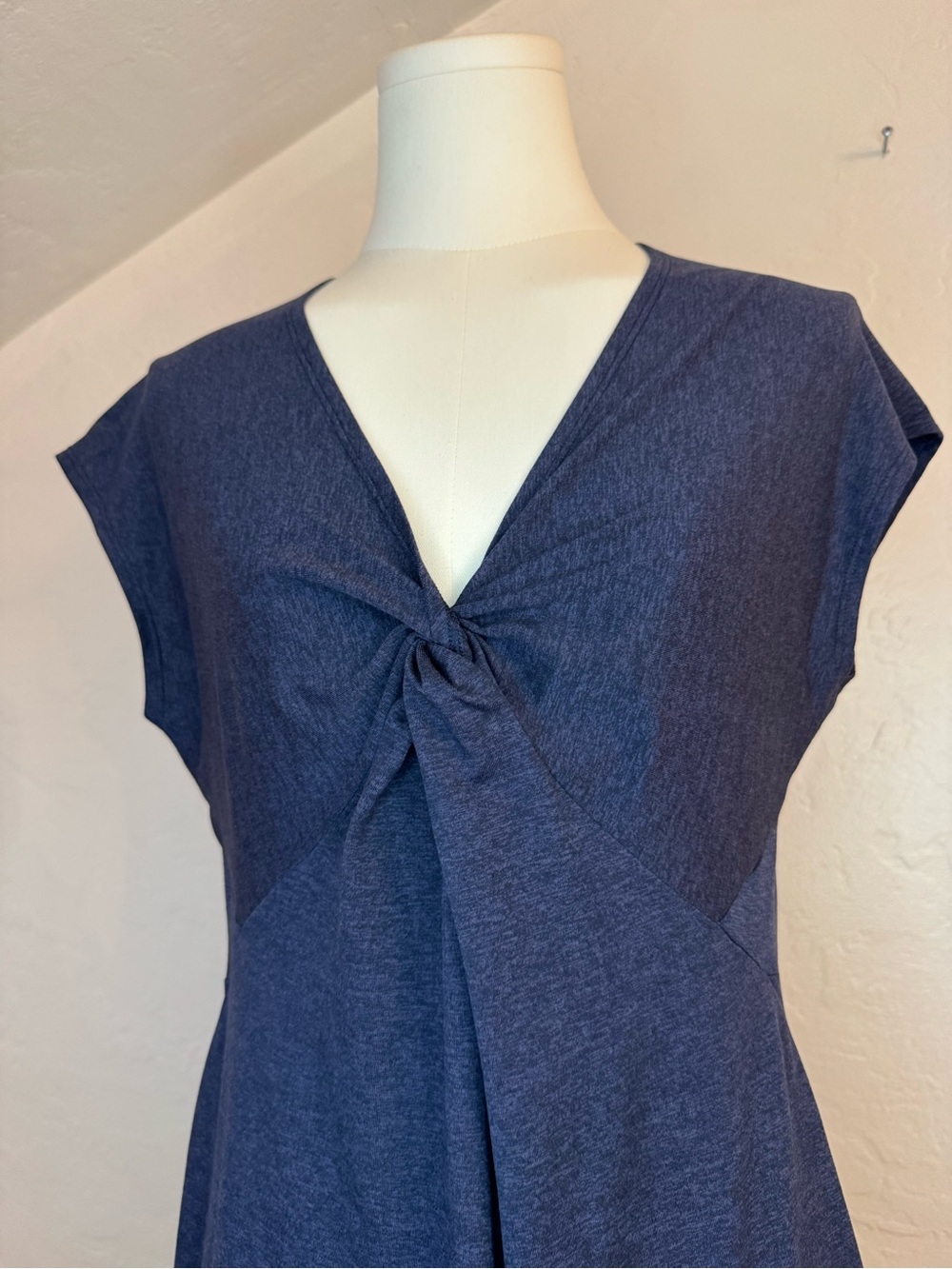 Patagonia Women’s Twist Front Travel Dress Navy Blue Size L - Picture 2 of 10
